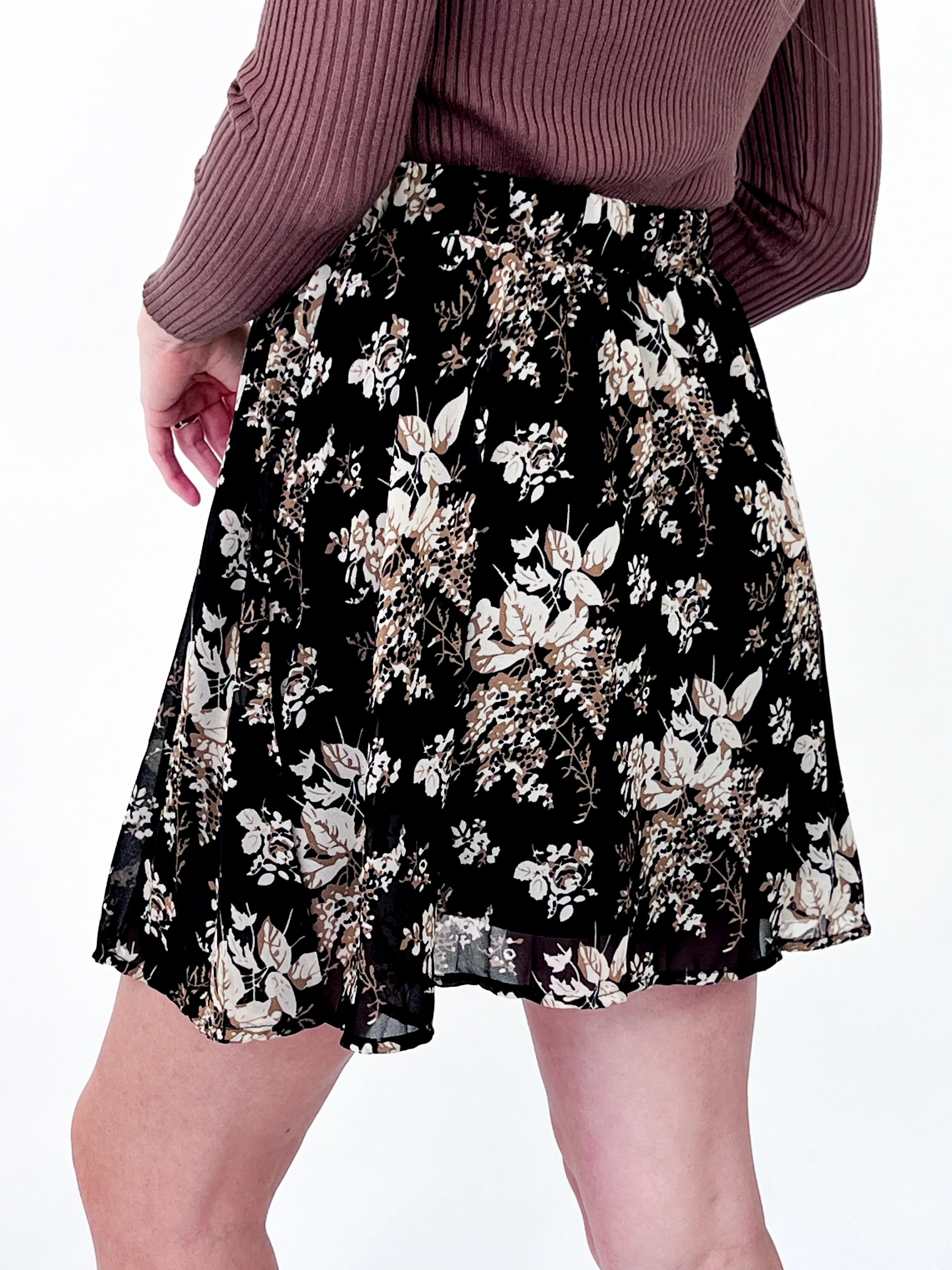 Aria - Black Pleated Floral Mini Skirt