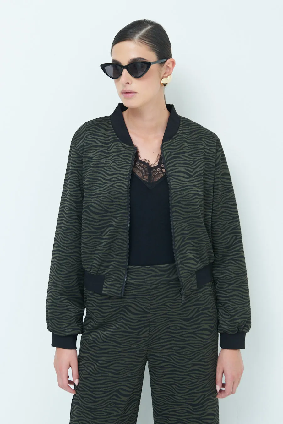 Chic bomber jacket with ribbed cuffs wholesale