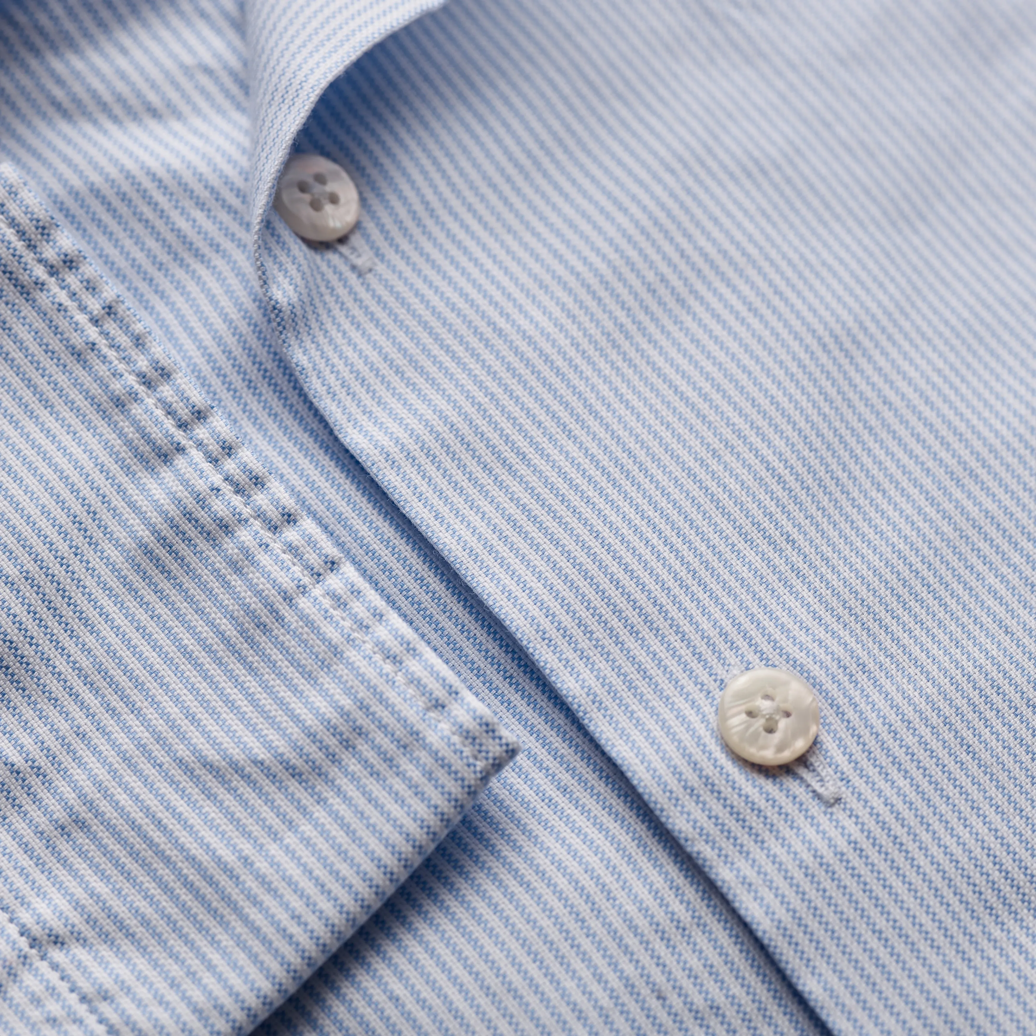 Thin blue and white striped spread collar oxford shirt